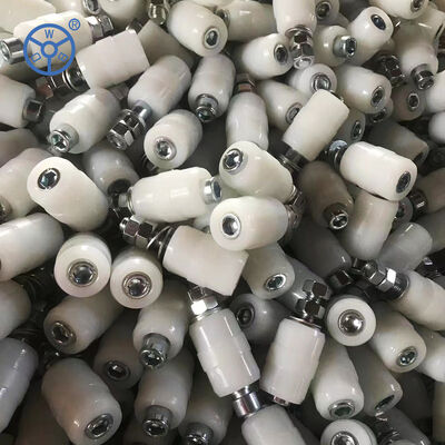 Rodillas de trabajo pesado con ruedas de material PA de 65 mm de diámetro que garantizan un rendimiento y una estabilidad duraderos